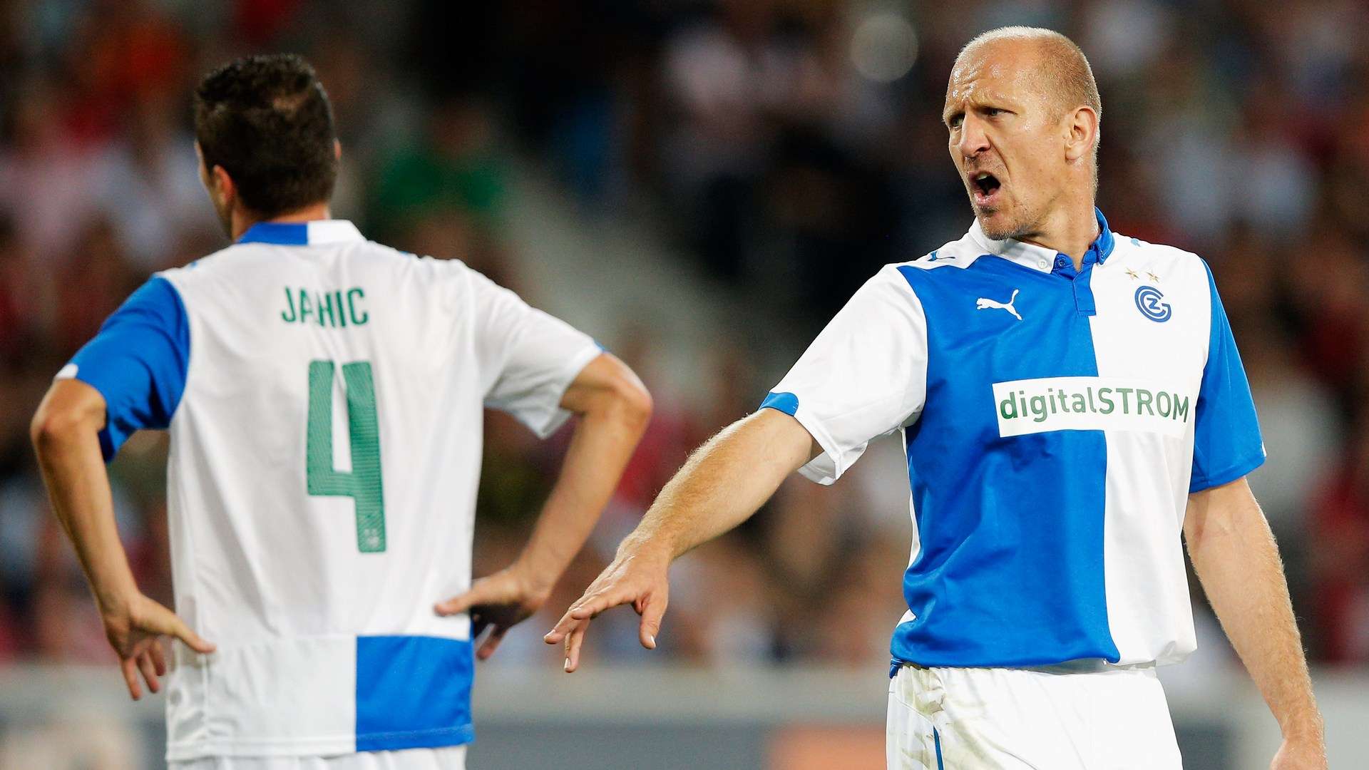 他鼓励球员 他鼓励球员